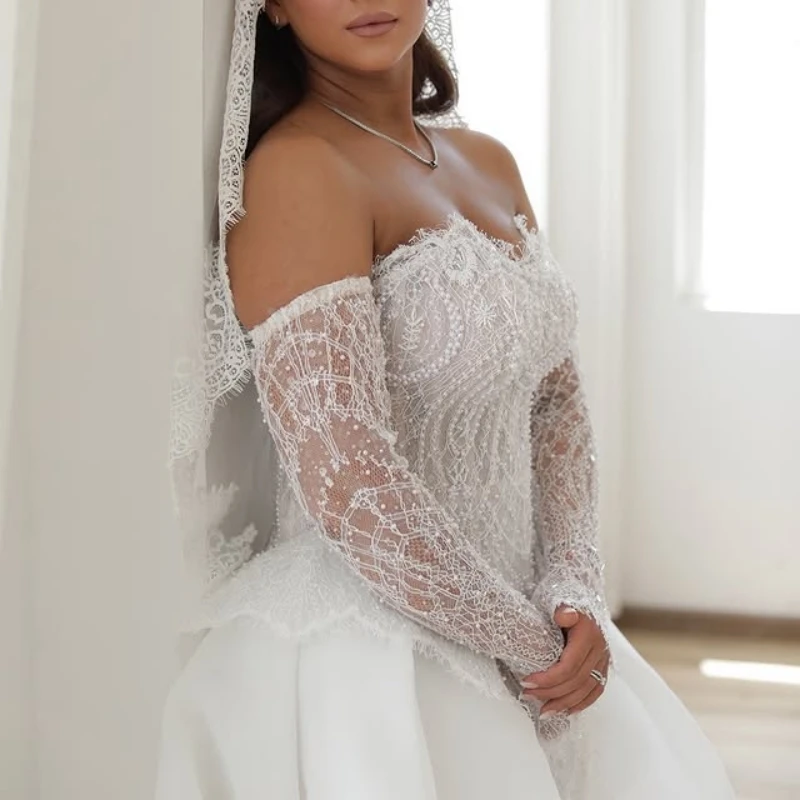 

Customized Shiny white Ball Gown Royal Wedding Dresses Lace crystal Long tail Tull Made Robe De