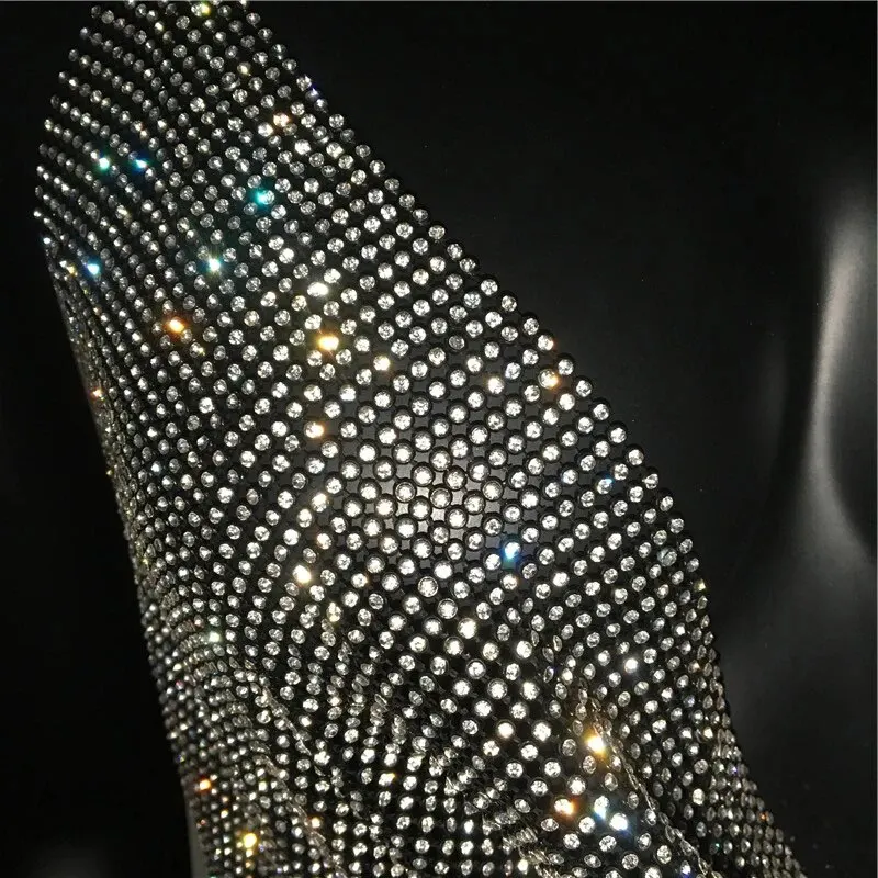 Festival Brilliant Strass rückenfreies Party Crop Top Damen 2025, Sommer, Glitzer, Abend, V-Ausschnitt, Diamanten, Metall-Tanktops – Detail 9