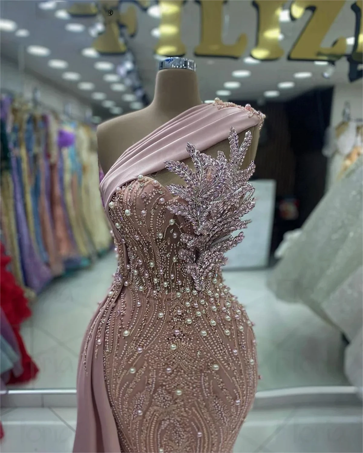 Luxury Evening Dresses Sleeveless Pearl Sequins Applique Party Prom Dress Robe De Soirée Custom Made