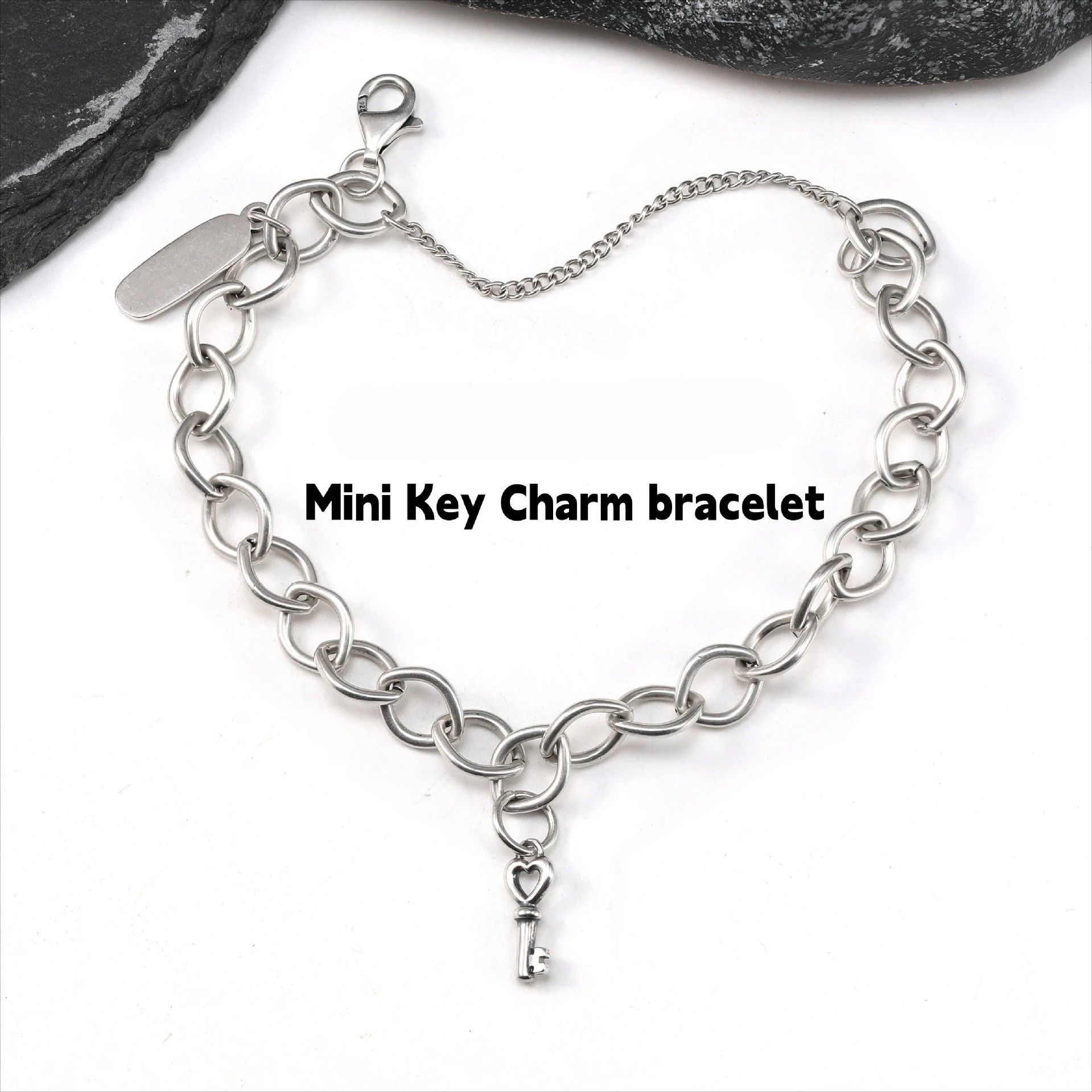 

S925 Silver Mini Heart Key Charm Bracelet, Fun Commemorative High Sense Fashion Jewelry 2026