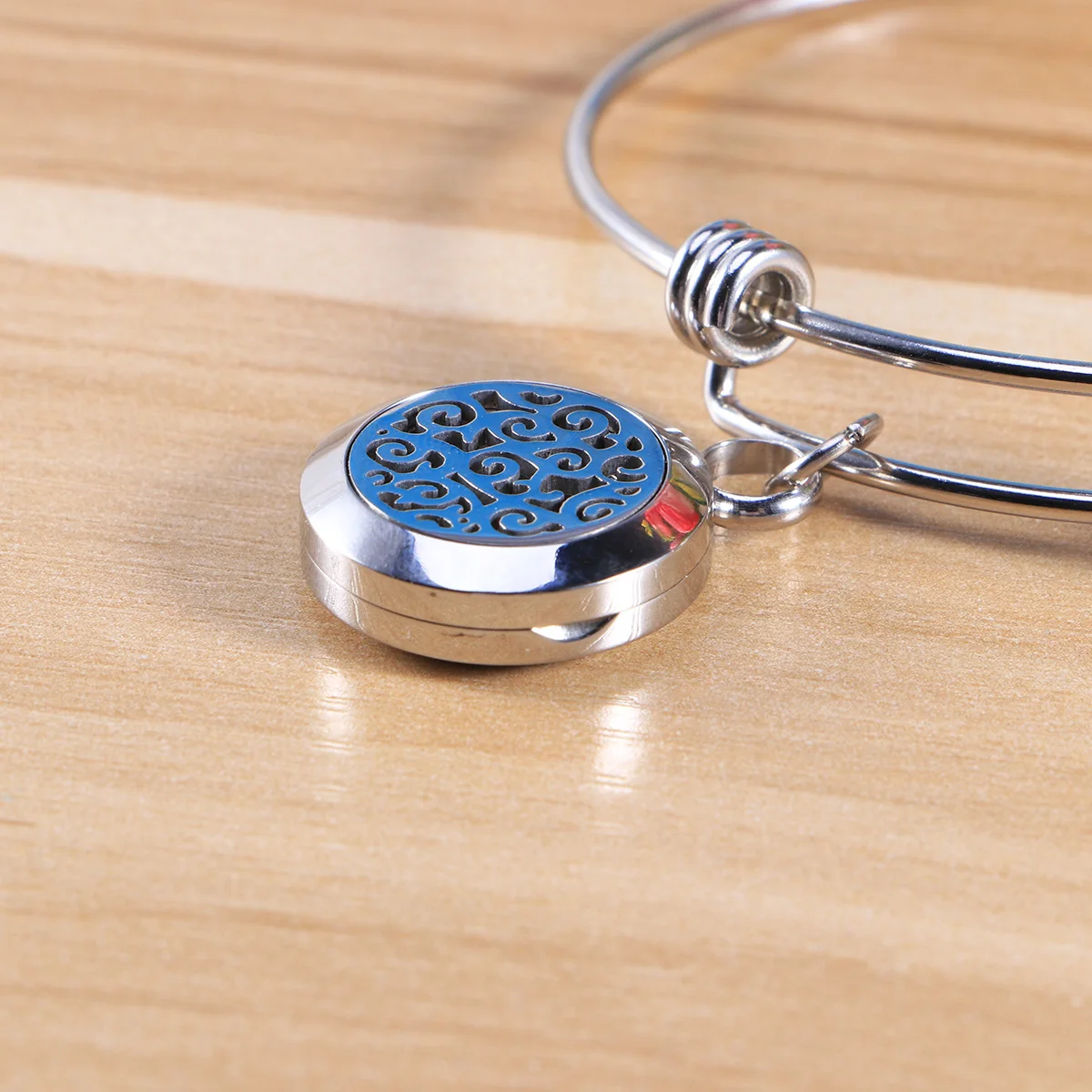 

Aromatherapy Pendant Bracelet Perfume for Women Bangle Stainless Steel Adjustable