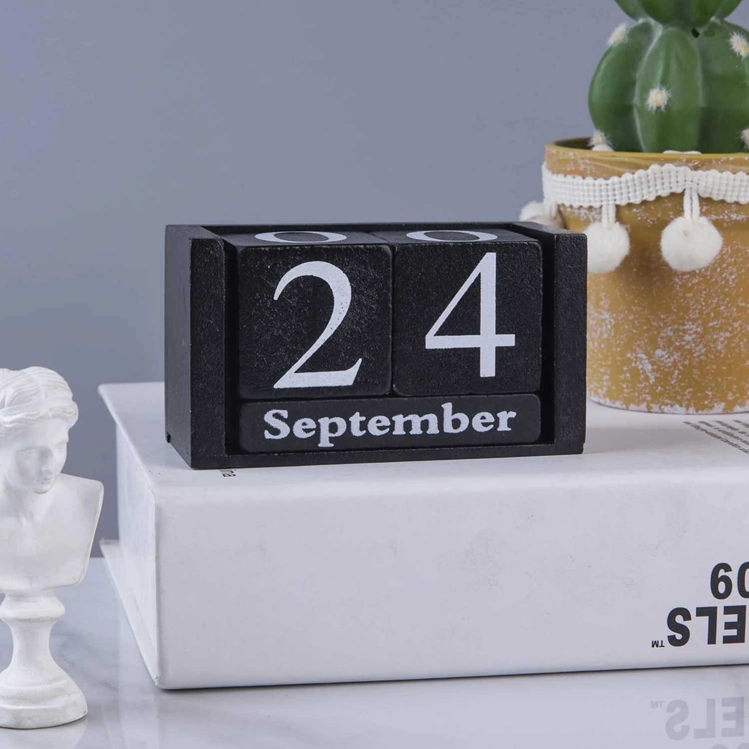 1PC Wooden Small Calendar Ornament Date Plate Personalised Creative Manual DIY Home Living Room Study B&B Decorative Crafts