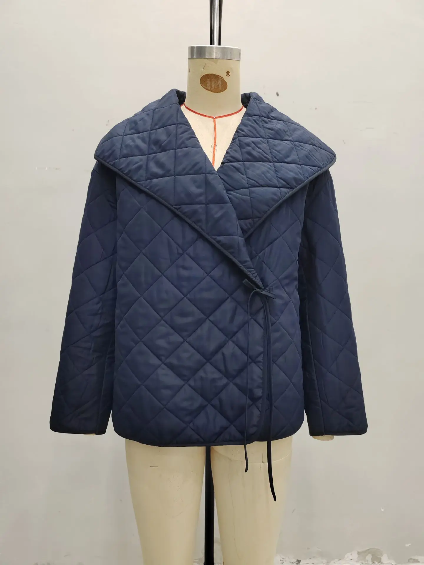 HZXVic Chaqueta de cuello grande a la moda para mujer, color azul marino, rejilla de diamantes, acolchada, corta, holgada, tono de algodón