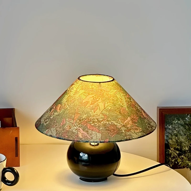 

Retro Rotundity Ceramics Base LED Table Lamps Printing Fabric Lampshade French Living Room Bedroom Restaurant Study Desk Lights