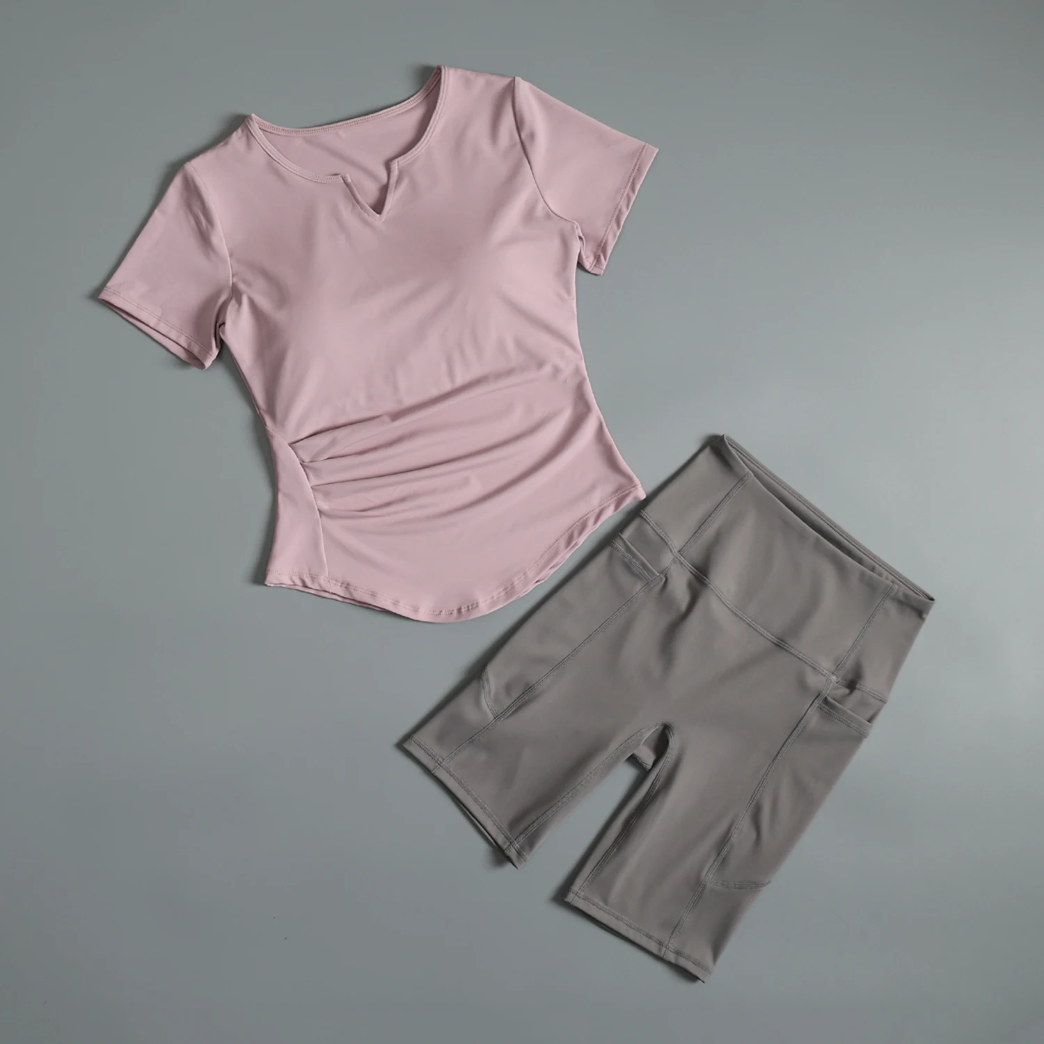 

Yoga suit for women in summer slim fit Pilates fitness short sleeves high waist hip lifting running cycling five-point pants