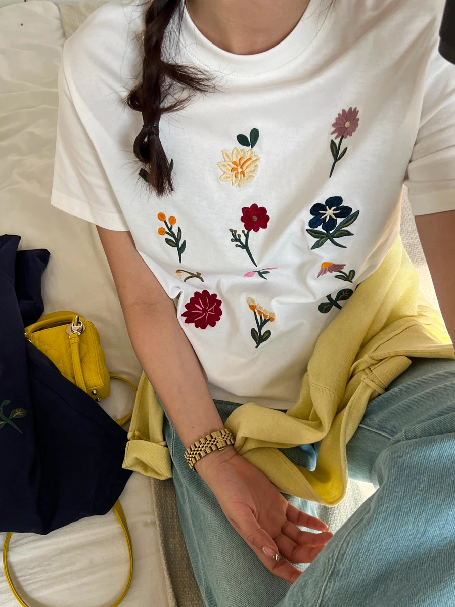 Korean Lovely Embroidery Floral Shirts for Women Pure Cotton White Loose Elegant Y2K Tops Summer Fashion Streetwear Flower Tees