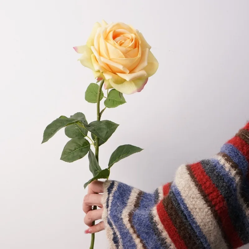 4 Stück Feuchtigkeitsspendende Künstliche Rosen mit Echtem Touch für Hochzeitsdekoration, Brautstrauß, Heimdekoration, Tischdekoration, Valentinstag-Rosen – Detail 3