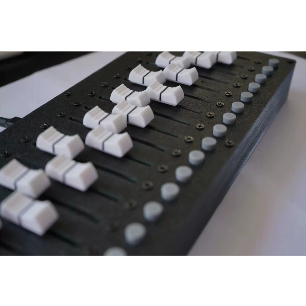 16-Track MIDI Controller Mixer Fader Controller, 60mm Slider, Type-C to USB, 1.5m Cable, Random Color
