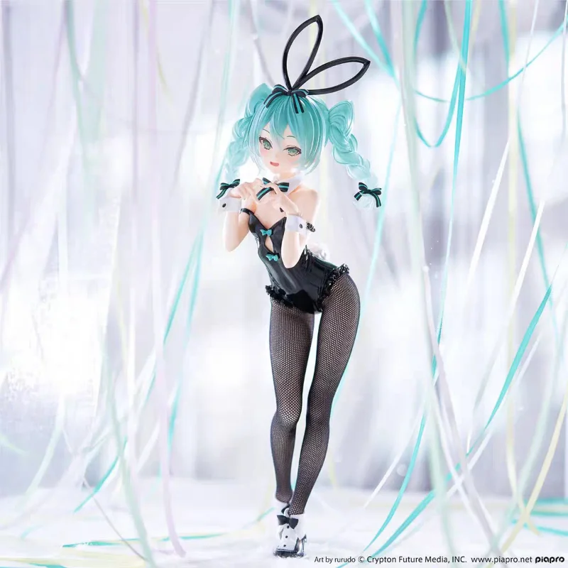 在庫あり。正規品の「初音未来-フューチャーバニー」の白黒シルク製「ビシン・ルルド」。新品の周辺機器。