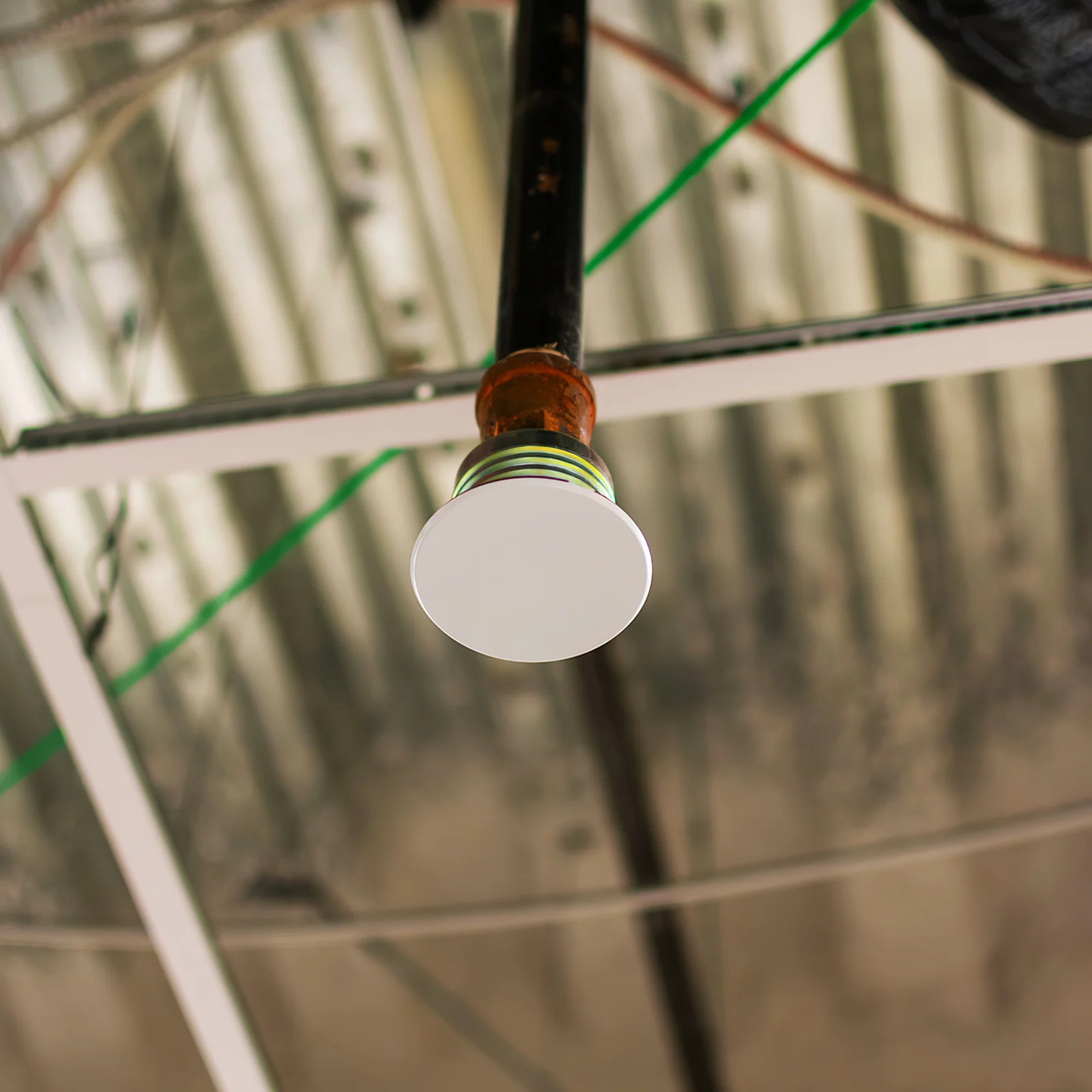 ฝาครอบหัวฉีดน้ำดับเพลิง 4 ชิ้น สีขาว สำหรับป้องกันเพดาน วงแหวนตกแต่ง ทนทาน ทำจากเหล็ก ดีไซน์แบบซ่อน สำหรับใช้ภายในอาคาร