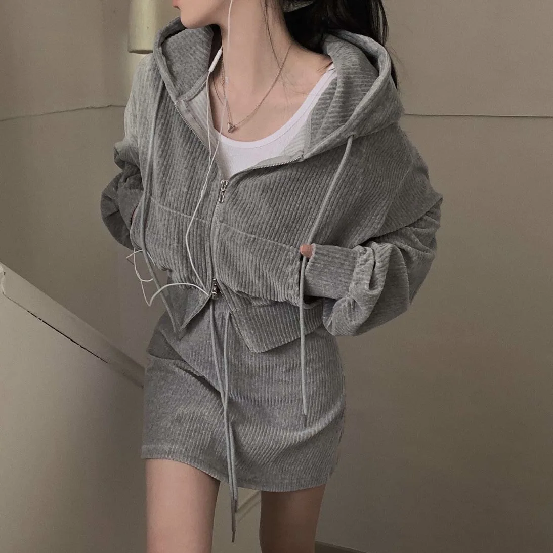 

Simple Elegant Loose Casual Hooded Corduroy Jacket High Waist Skirt Two Piece Set Women's Fashion Spring Collection