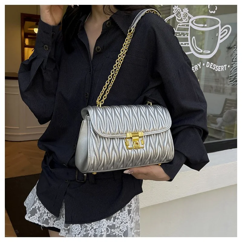 حقيبة كتف نسائية فاخرة مصنوعة من الجلد الفاخر، مظهر يومي أنيق من باريس الراقية #1