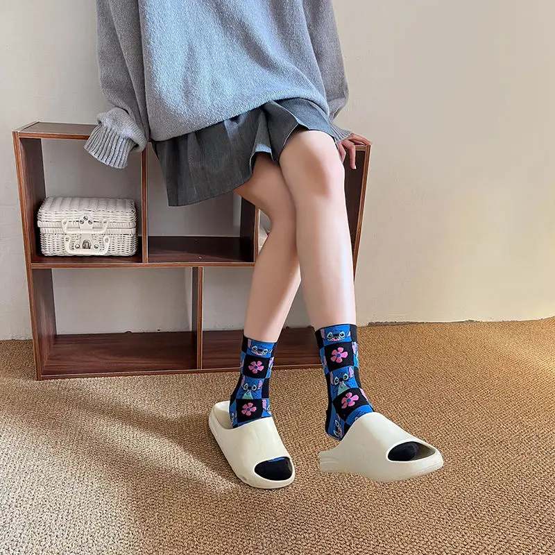Calcetines de algodón de tubo largo para mujer, medias de tubo medio para primavera y otoño, nuevo estilo de punto de dibujos animados, regalo al por mayor