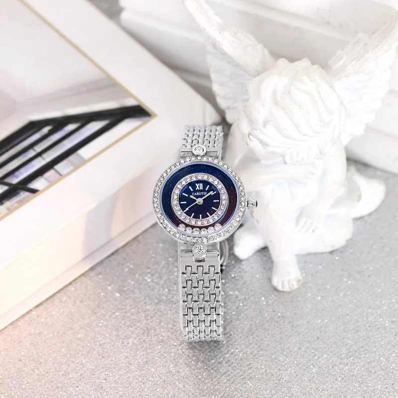 

Женские модные стильные кварцевые часы с серебристо-синим стальным ремешком и круглым маленьким циферблатом