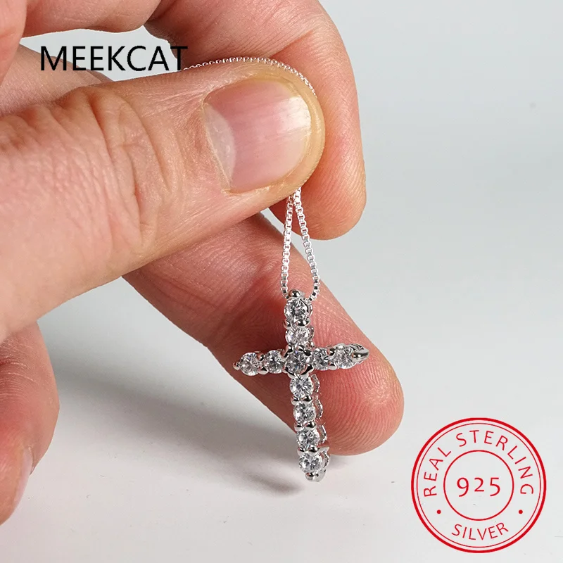 MEEKCAT Total 1.1ct 3mmX11 Round Cut D VVS1 Moissanite 925 Silver Christian Religious Cross Pendant Necklace Woman Girl Gift