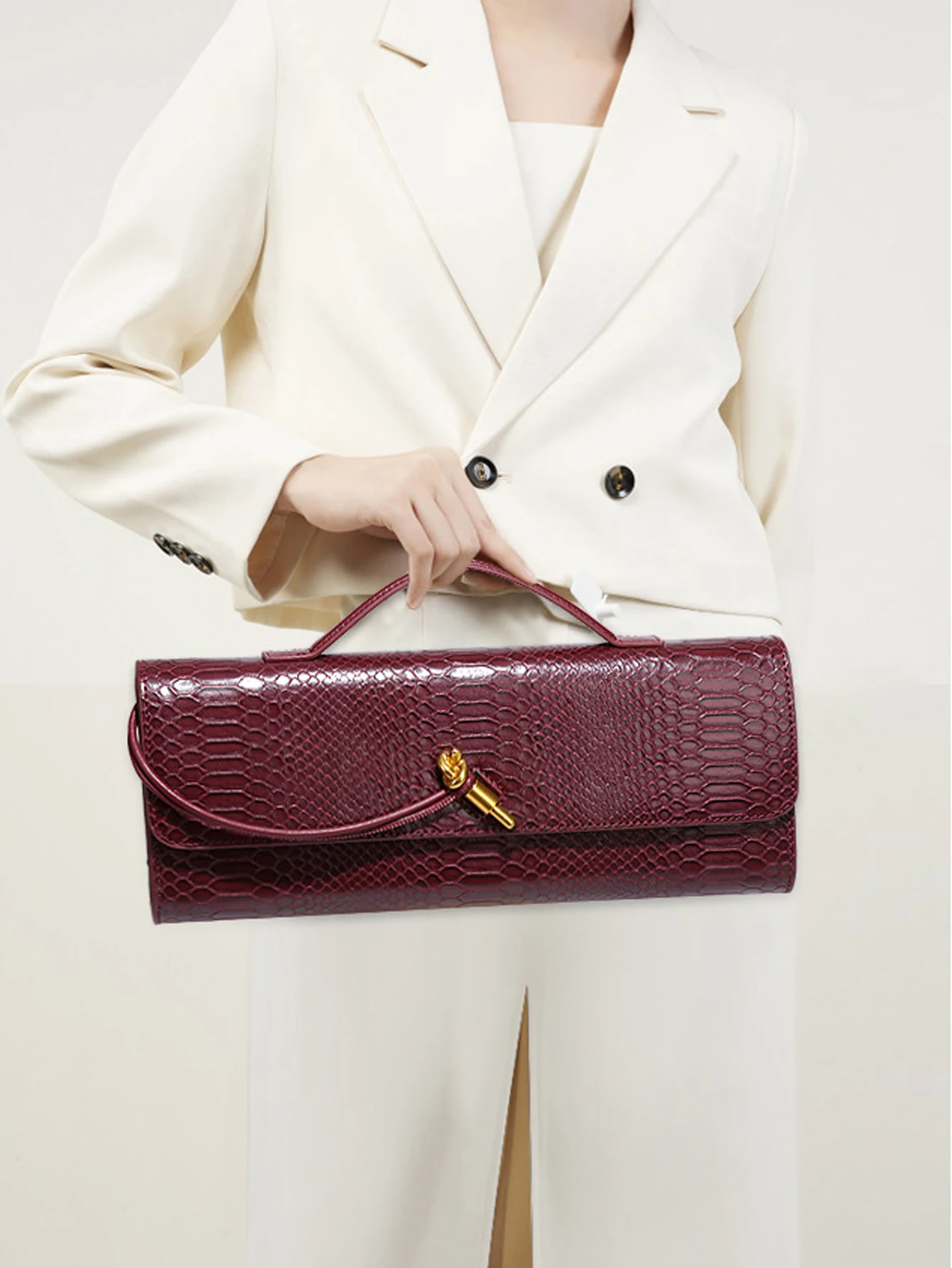 

European American Fashion Crocodile Flip Hand Organ Bag Burgundy Bag Cherry Red Envelope Wine Red Envelope Upscale New Handbag