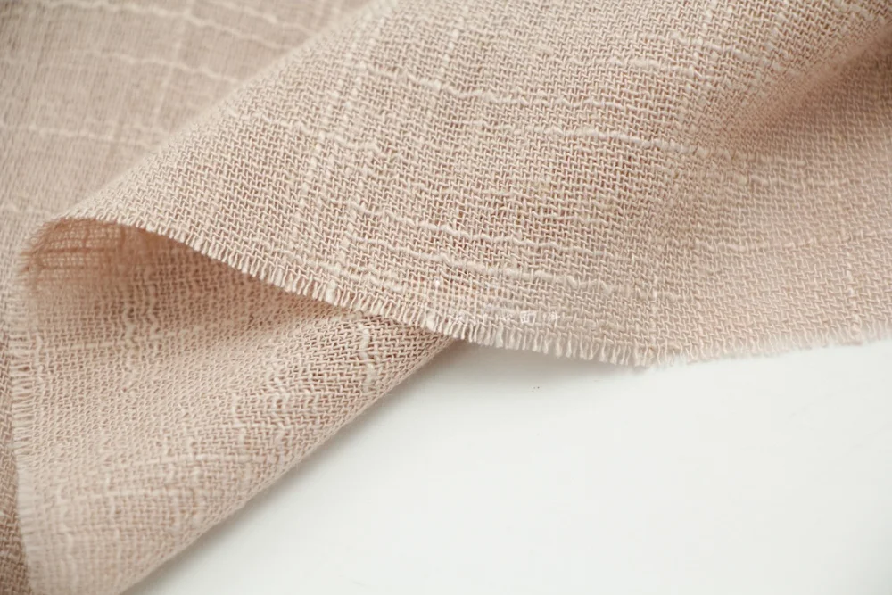 

Мягкая, тонкая, дышащая ткань из бамбукового волокна и льна с текстурой цвета бобовой пасты (нюдово-розовый) для шарфов, кардиганов и одежды, китайский стиль.