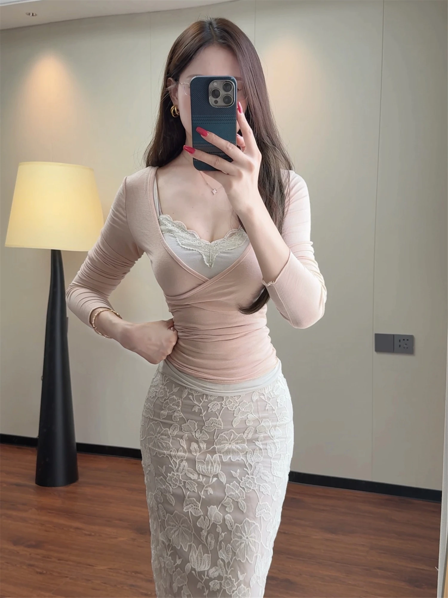 

Корейский комплект из двух предметов: приталенная футболка с длинным рукавом и кружевом, V-образный вырез, высокая талия, дышащий, повседневный женский топ