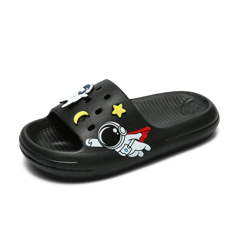 Black Kids Slides With Astronaut Design Fun Summer Sandals For Boys Girl Soft Sole Anti Slip beach Shoes Lightweight Comfortable