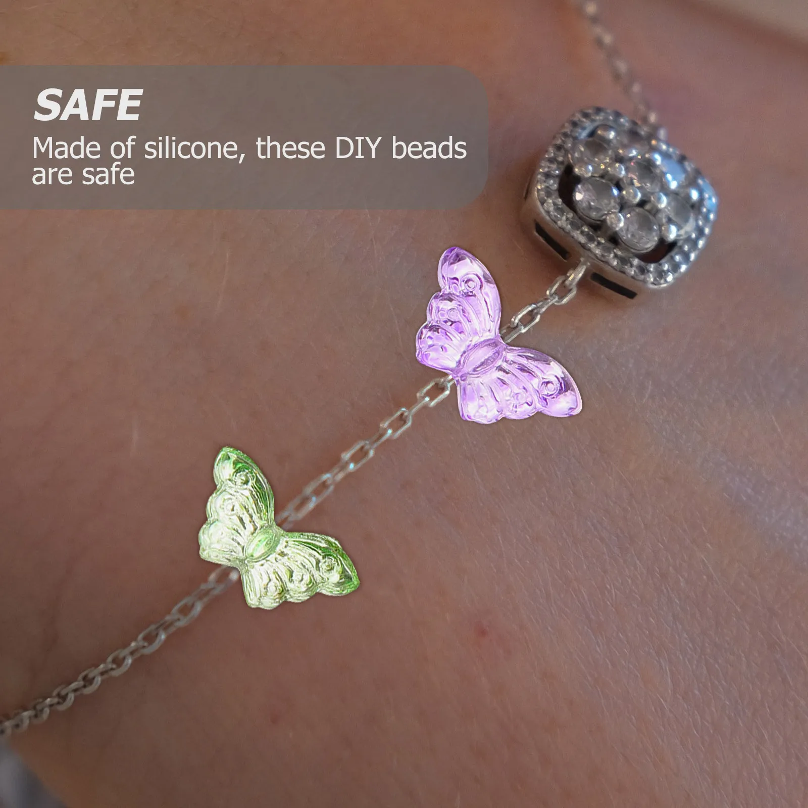 

100Pcs Glass Butterfly Beads for Jewelry Making DIY Crafts Small Beads for Bracelets Necklaces Charms Bracelet DIY Charms