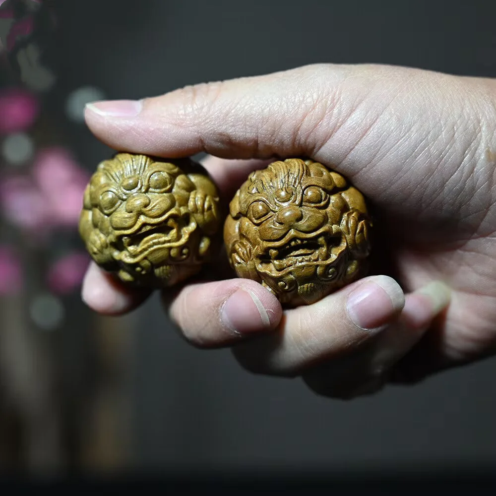 A Pair 4*4*4Cm Hand Carved Green Sandalwood Netsuke Keychain Xiupi Handball