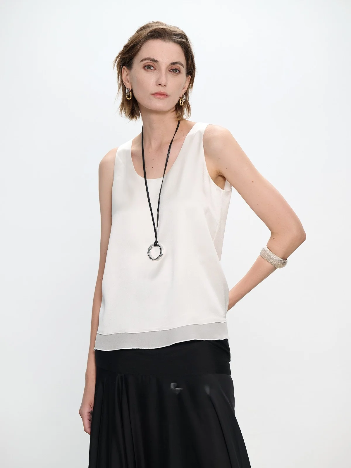 

CEMO Summer White MIMI Pleated Satin Double Layer U-Ne Wide Strap Vest Women Outerwear Silk 00% Commute Sle Regular Fit