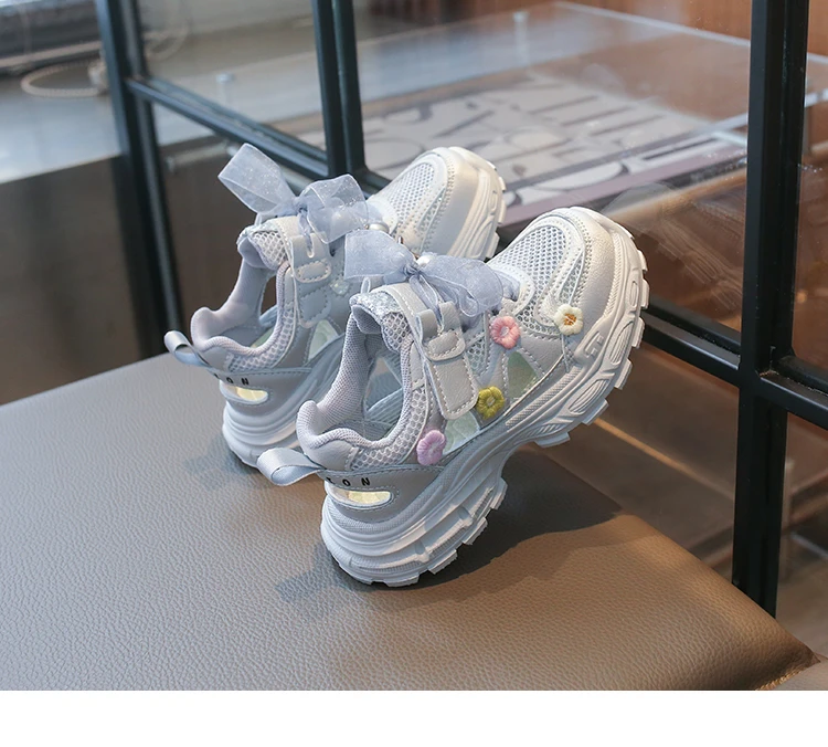 Mädchen Sport-Sandalen mit süßen Blumen, Kinder-Laufschuhe mit dicker, weicher Sohle, Sommer 2026 Neuheit, Freizeit-Sandalen für Kinder mit Spitze und Schleifen – Detail 6