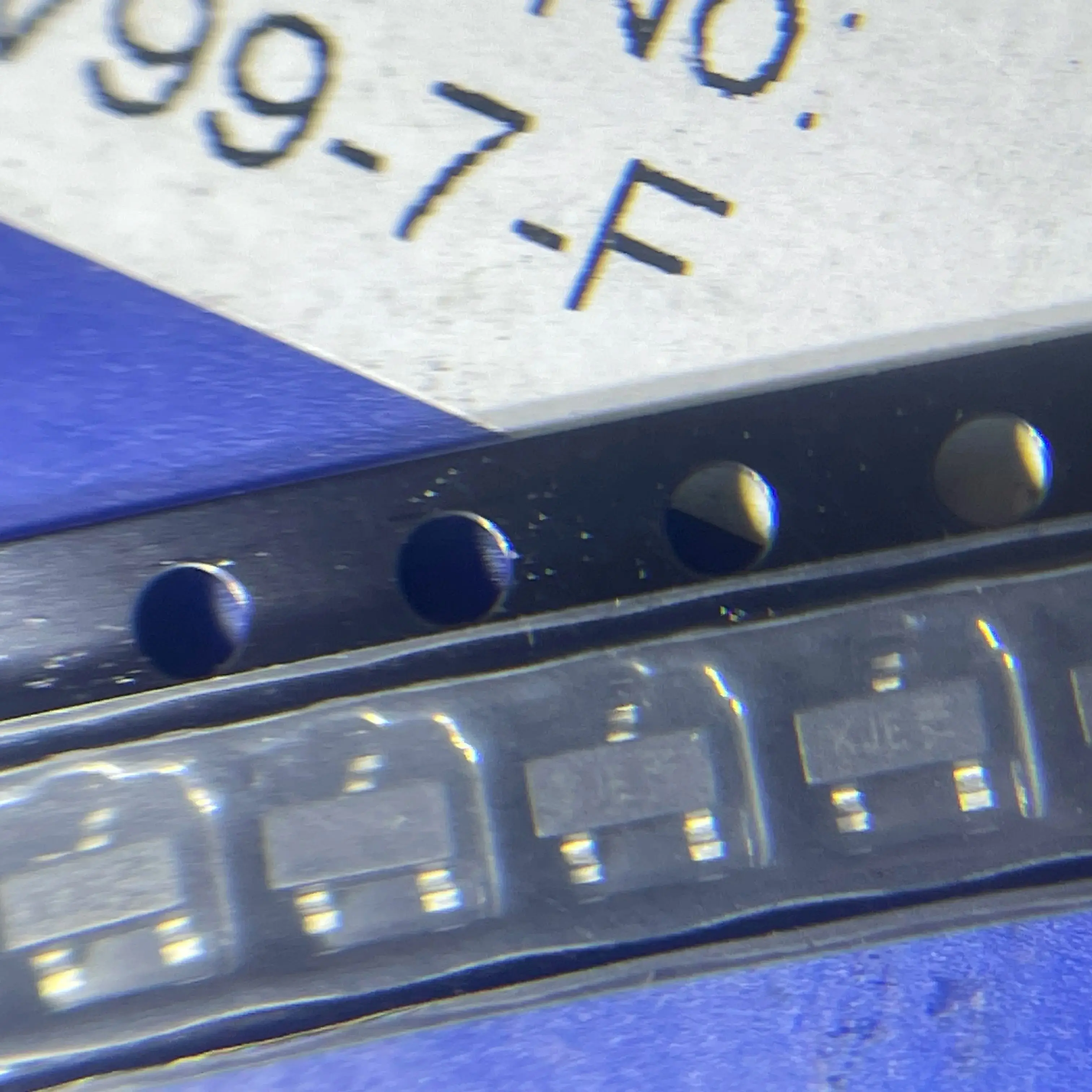 100 قطعة/الوحدة جديد الأصلي BAV99-7-F رمز: KJE BAV99/8 كود: mFW