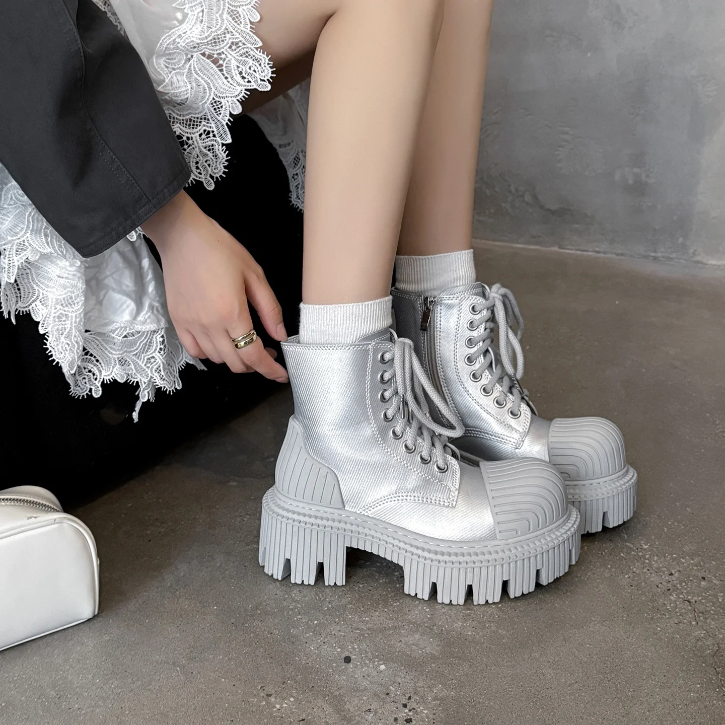 

Genuine Leather Women's Black Silver Vintage Punk Thick-Soled Work Boots Platform Big Round Toe Lace-Up Derby Motorcycle Boots