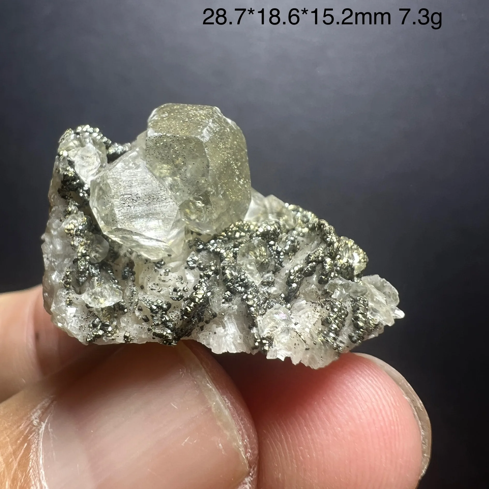 

Natural mineral pyrite coexisting crystal specimen, raw stone, collection stone, decorative stone, geological science populariza