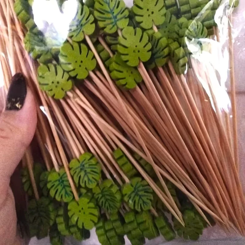 50 Stück / 100 Stück Bambus-Cocktailgabeln in tropischer Form, Blattförmige Riesen-Rankenblätter und Hawaiianische Getränkestäbchen, Partydekoration – Detail 5