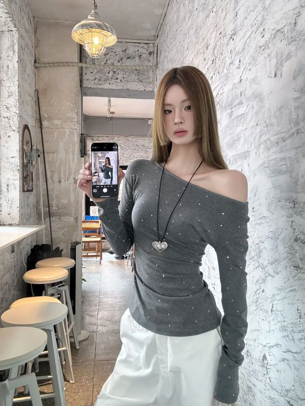 

2025 Slanted Shoulder Bottoming Shirt Women's Design Sense Printed Slim Top Long Sleeve T-shirt Gray