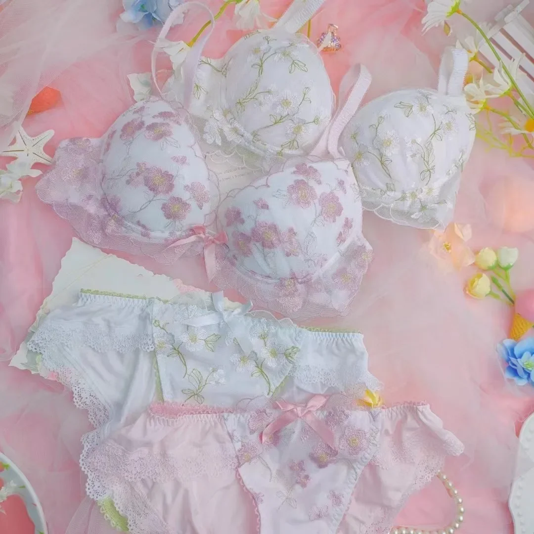 Home Set di reggiseno con anello in acciaio grande con cuore di pollo basso ricamato dolce giapponese per ragazze, comodo set di biancheria intima con chiusura laterale