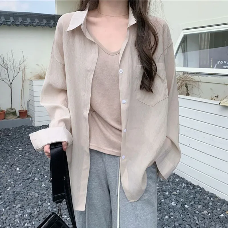 قمصان نسائية للحماية من الشمس ، بلوزة رقيقة بسيطة ، قمم بأكمام طويلة ، قمصان شاطئ فضفاضة ، أحادية اللون ، على الطراز الكوري ، أنثى ، الصيف ،