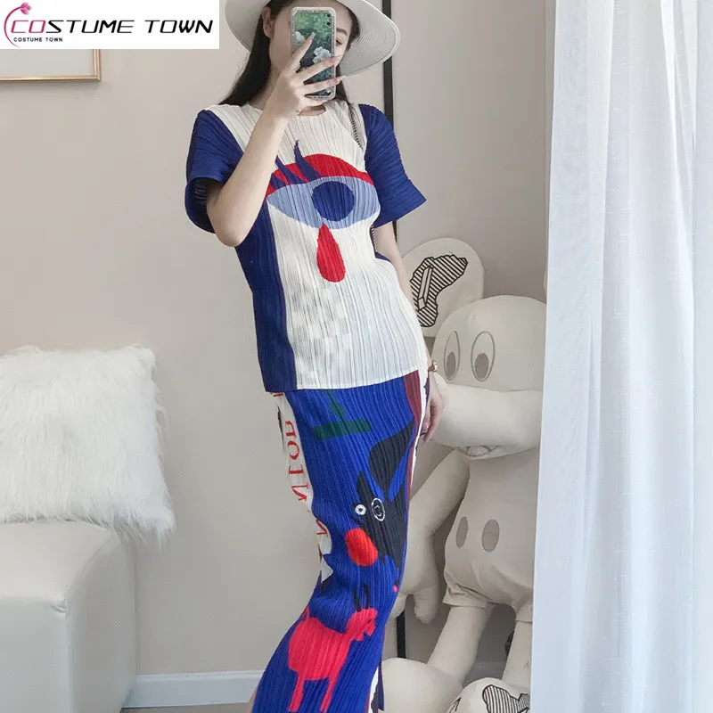 

Spring and summer fashion new anime printed short sleeved T-shirt+split skirt two-piece set