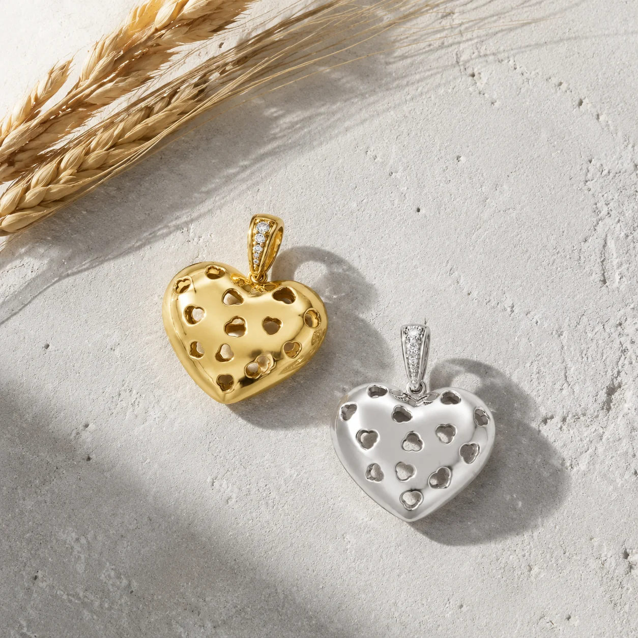 Floating Gift Box 18K Gold Plated Stainless Steel Hollow Heart Pendant Necklace for Women Cutout Love Charm Fashion Jewelry