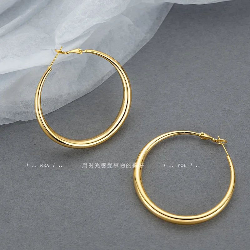 

9999 Real Gold 24K Needle Simple Circle Earrings French Retro Metal Wind Earrings Gold Premium Temperament Circle