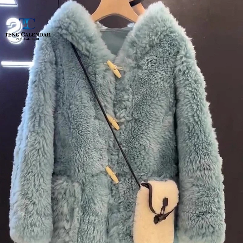 فرو مقلد، معطف فرو متعدد الاستخدامات على طراز هيبورن متوسط الطول بغطاء للرأس من القطيفة على شكل قرن، شتاء نسائي 2025 #4