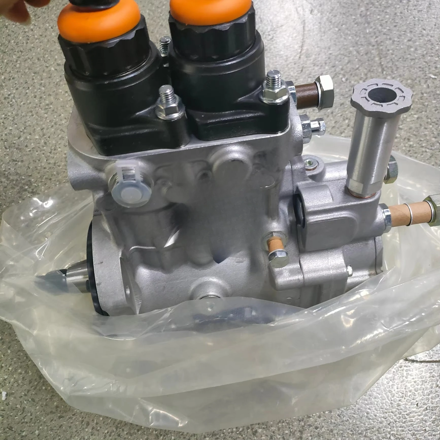 

094000-0582 094000-0584 Fuel Pump for WA500-6