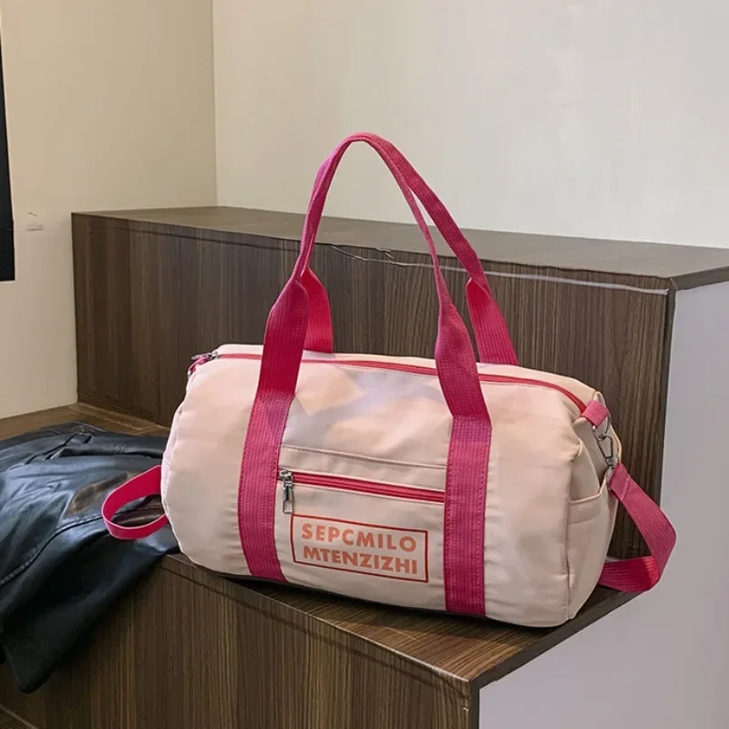 حقيبة رياضية للصالة الرياضية للنساء لمسافات قصيرة حقيبة سفر كاجوال للفتيات حقيبة كتف كروس للياقة البدنية وحقائب اليوجا #1