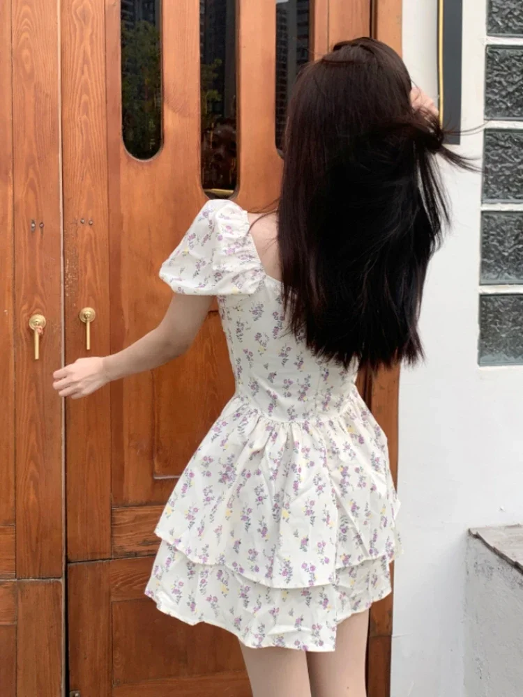 فستان قصير بأكمام منتفخة للنساء بتصميم مزهّر وكشكشة حلوة وخصر عالي أنيق للعطلات البناتية موضة الكلية فيستدوس دي موجر