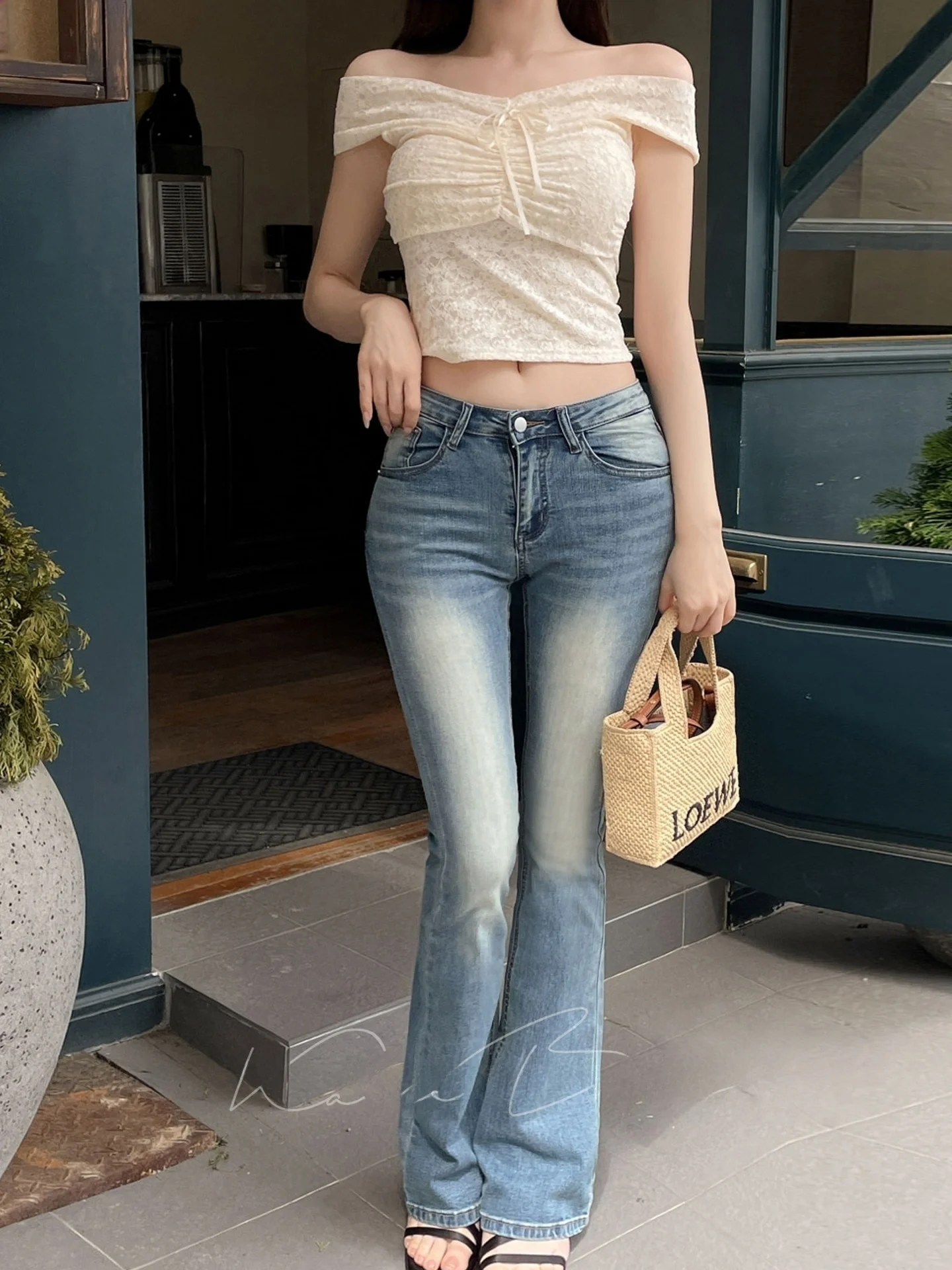 High Waist Slim Fit Denim Jeans Retro Washed Hip Enhancing Pocket Design Micro Flared Long Trousers Korean Style Hot Girl Jeans