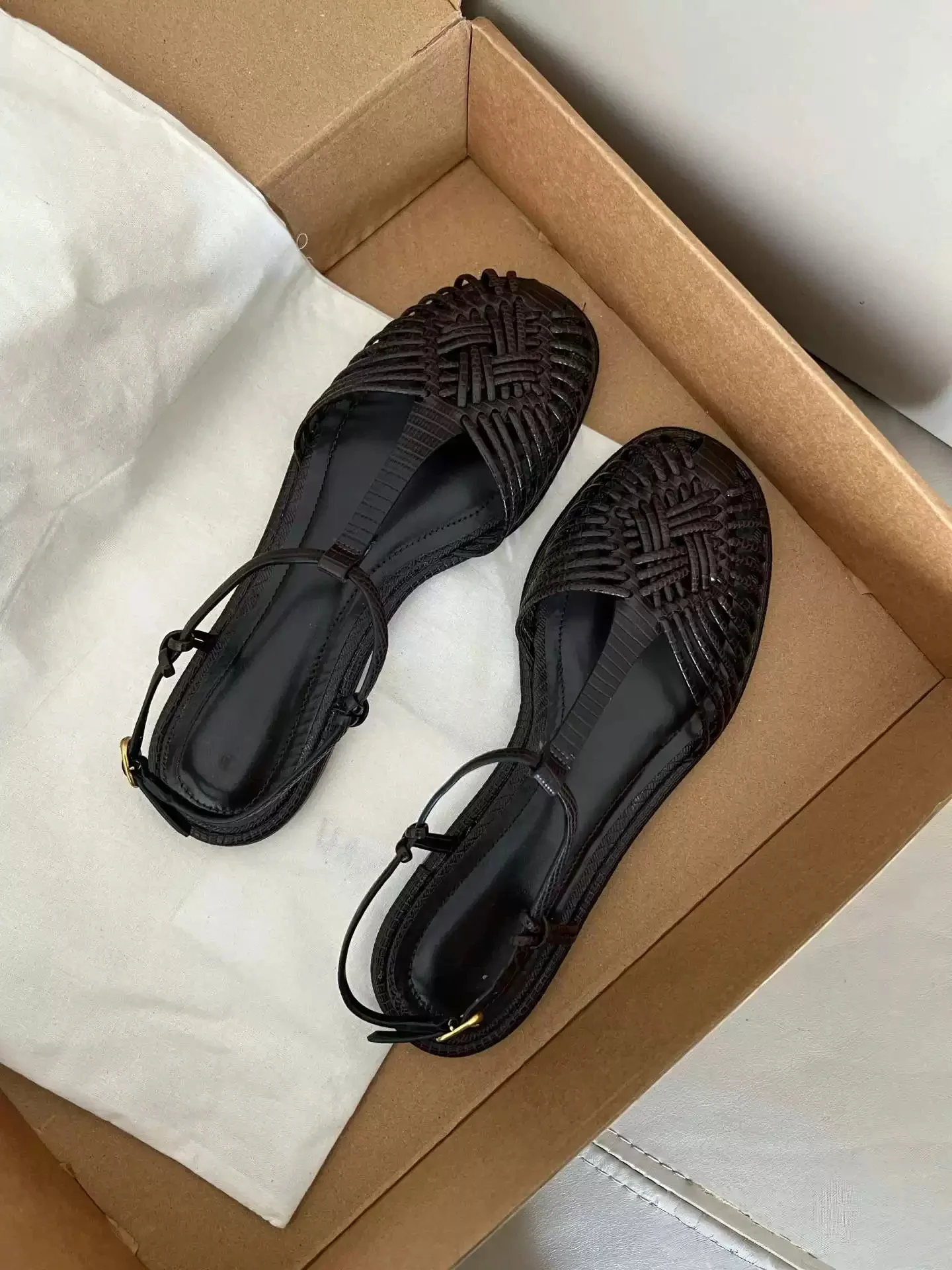 

Женские черные плетеные сандалии с закрытым носком, ретро-римские, с Т-образным ремешком и пряжкой на щиколотке, повседневная обувь, дышащая, легкая