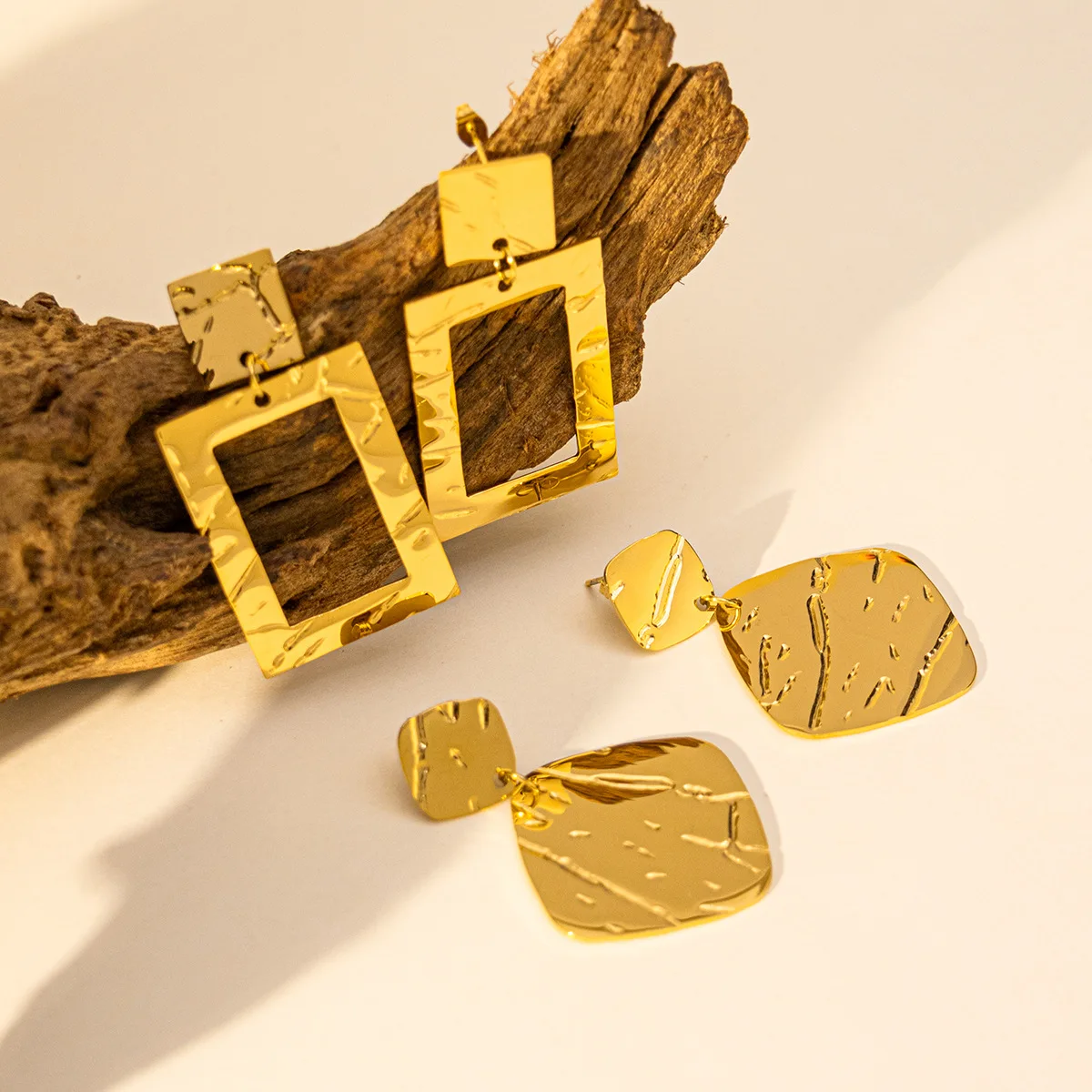 Fashionable metallic lava texture geometric earrings, personalized minimalist square pleated stainless steel studs wholesale