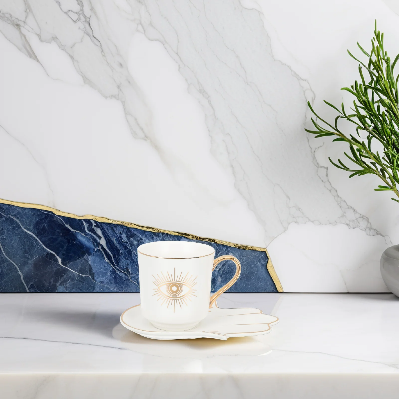 

1 комплект кофейной чашки в европейском стиле, керамическая чашка для питья молока с блюдцем, креативный дизайн для дома, кафе, ресторана, чайные чашки