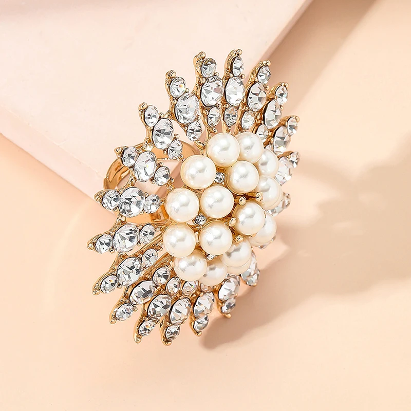 Elegant White Pearl Crystal Flower Women Ring Jewelry Accessories Luxury Big Korean Flower Zircon Engagement Ring Party Gift