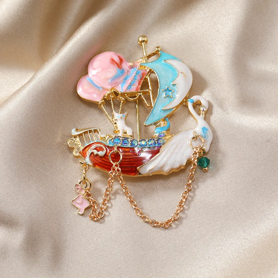 New Cartoon Enamel Swan Sailboat Brooch Women's Fashion Design Chain Tassel Sailing Pins Autumn and Winter Clothes Accessories