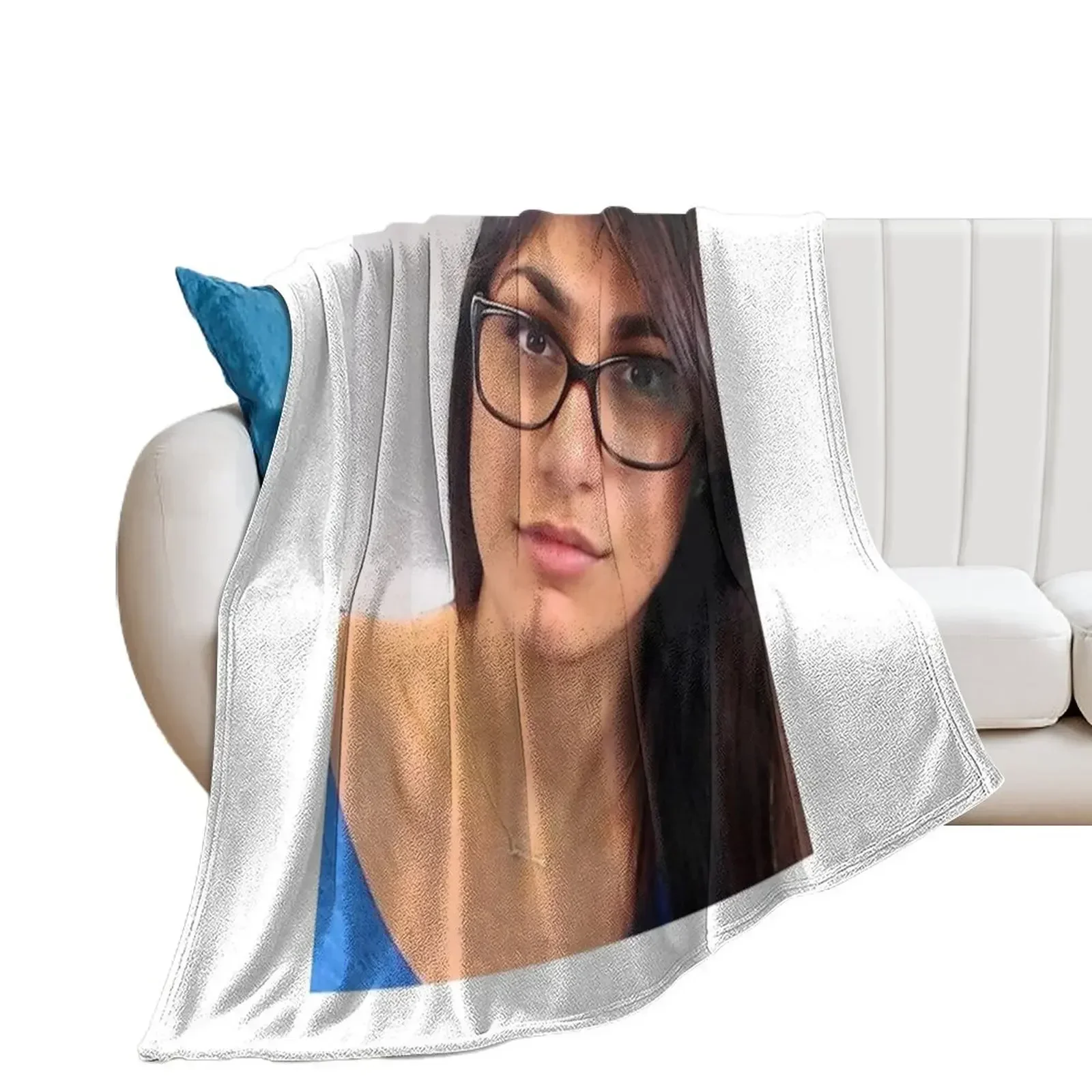 Mia khalifa Throw Blanket blankets ands Luxury Throw Blankets