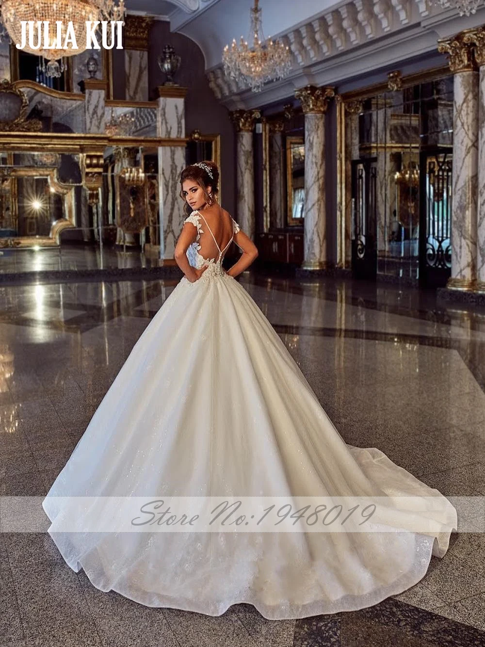 Julia Kui Elegant Shiny Tulle Scoop Ball Gown Wedding Dresses Short Sleeves Beading Pearls Appliques Lace Bridal Gowns