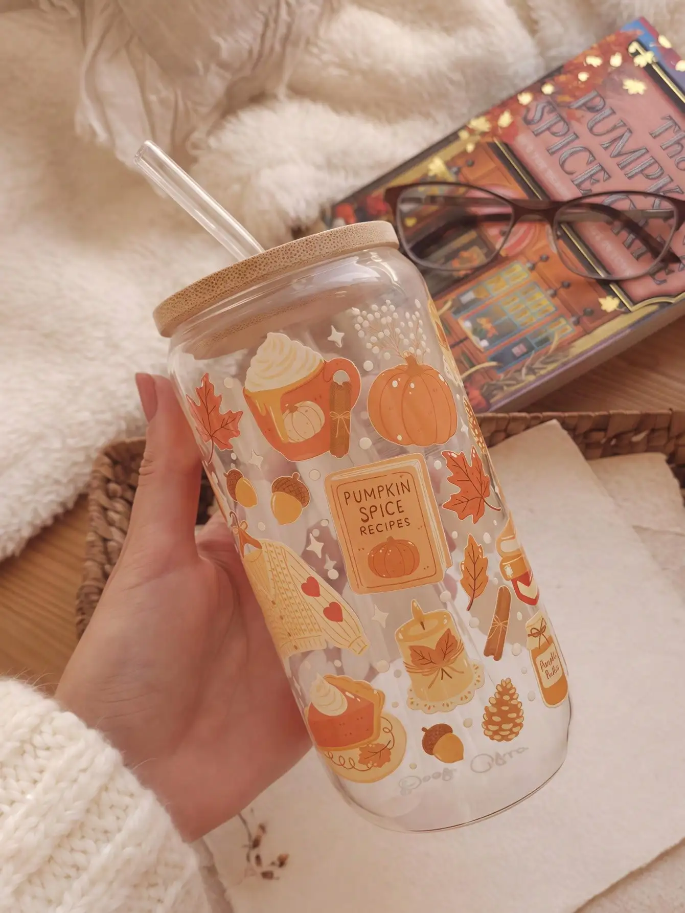 Autumn Pumpkin Spice Maple Leaf Cartoon Print Bamboo Lid Glass Cup With Transparent Glass Straw, Vintage Sweater Cake Pinecone Pattern, Large Capacity Cola-Shaped Water Cup,  sh260702171632849084279